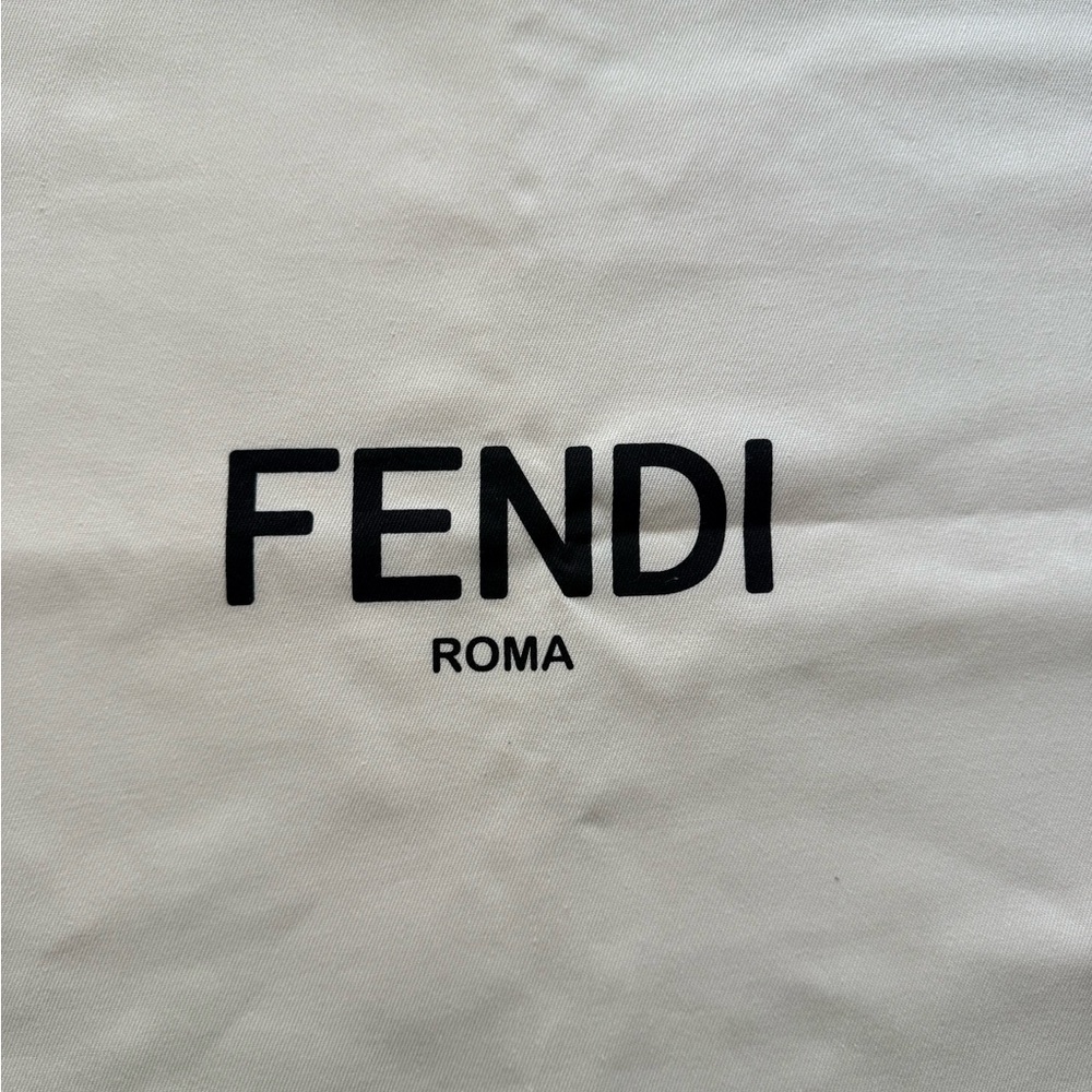 Fendi Roma Fold Over Dust Bag in Cream with Black Logo - Picture 3 of 5